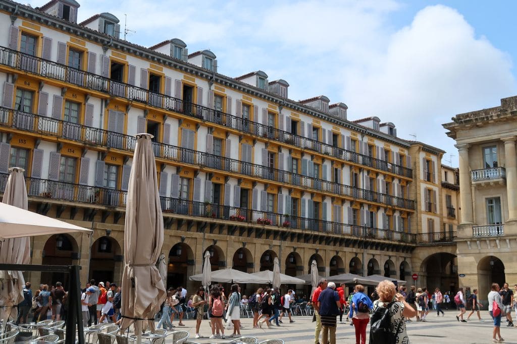 A picture of the busy Konstituzio Plaza in San Sebastian